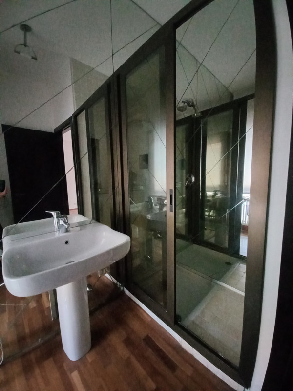 VICENZA-VIA CATTANEO: ULTIMO PIANO BICAMERE + MANSARDA CON TERRAZZA ABITABILE, ARREDATO DI CUCINA...