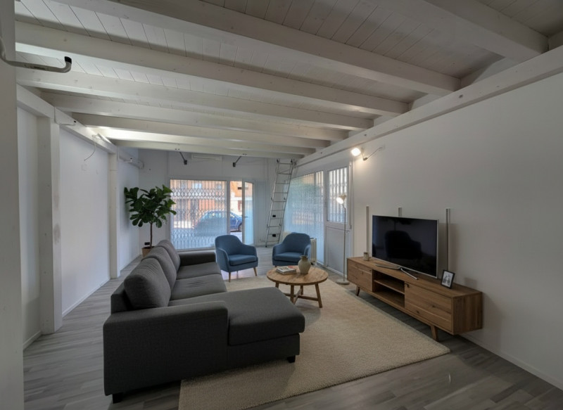 Scopri questa splendida opportunità nel cuore di Arcella, a Padova! In vendita un immobile A/10 a...