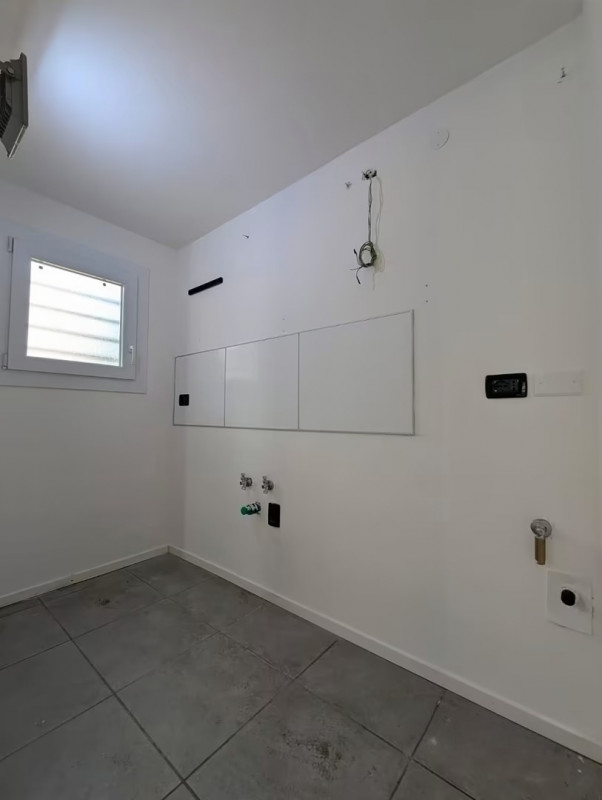 Scopri questa splendida opportunità nel cuore di Arcella, a Padova! In vendita un immobile A/10 a...