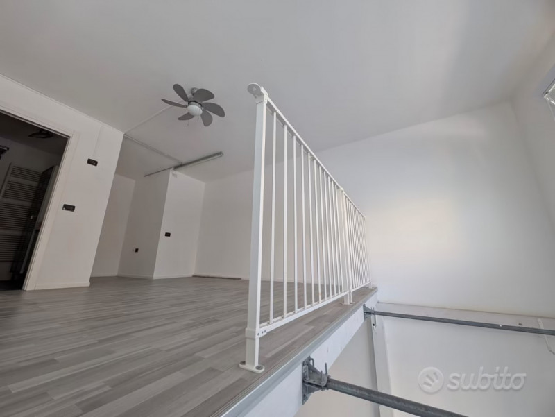 Scopri questa splendida opportunità nel cuore di Arcella, a Padova! In vendita un immobile A/10 a...