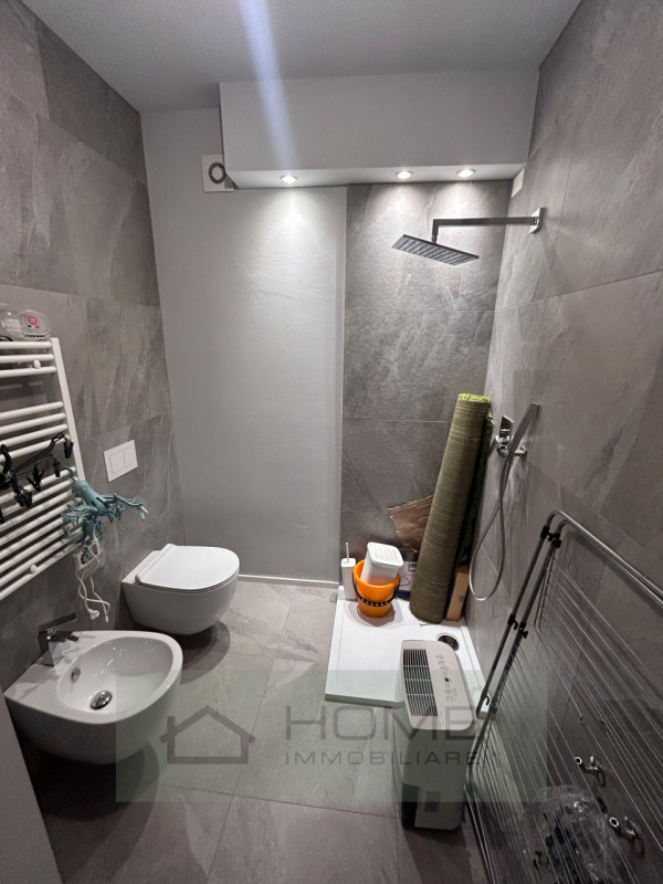 In zona residenziale tranquilla ma comoda ai principali servizi, proponiamo in vendita un moderno...