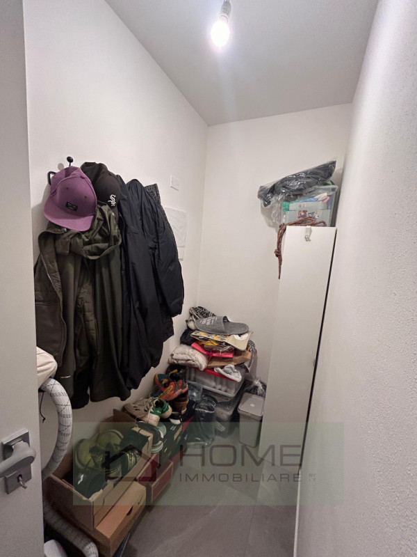 In zona residenziale tranquilla ma comoda ai principali servizi, proponiamo in vendita un moderno...