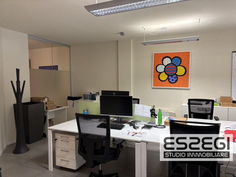 PADOVA OVEST: Nelle immediate vicinanze alla tangenziale e comodo al casello autostradale di Pado...