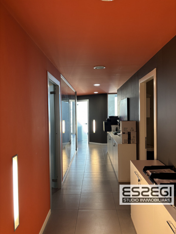 PADOVA OVEST: Nelle immediate vicinanze alla tangenziale e comodo al casello autostradale di Pado...