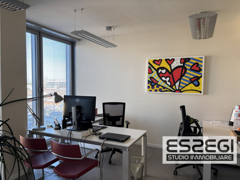 PADOVA OVEST: Nelle immediate vicinanze alla tangenziale e comodo al casello autostradale di Pado...