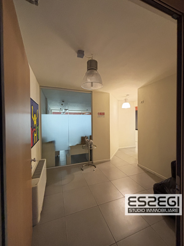 PADOVA OVEST: Nelle immediate vicinanze alla tangenziale e comodo al casello autostradale di Pado...