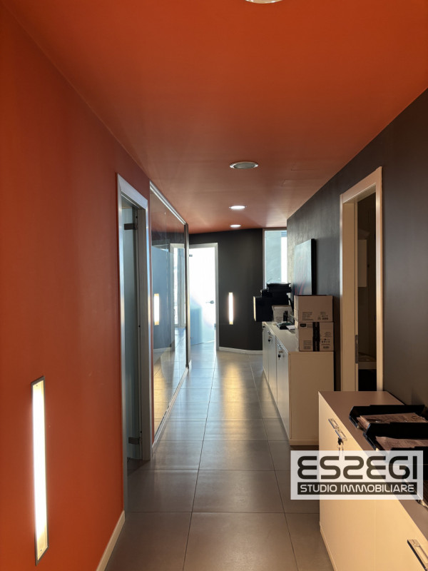 PADOVA OVEST: Nelle immediate vicinanze alla tangenziale e comodo al casello autostradale di Pado...