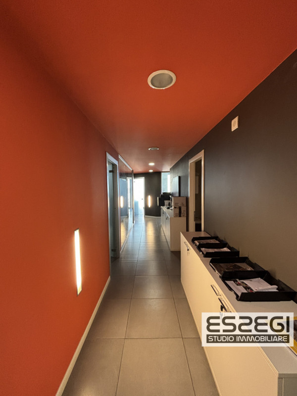 PADOVA OVEST: Nelle immediate vicinanze alla tangenziale e comodo al casello autostradale di Pado...