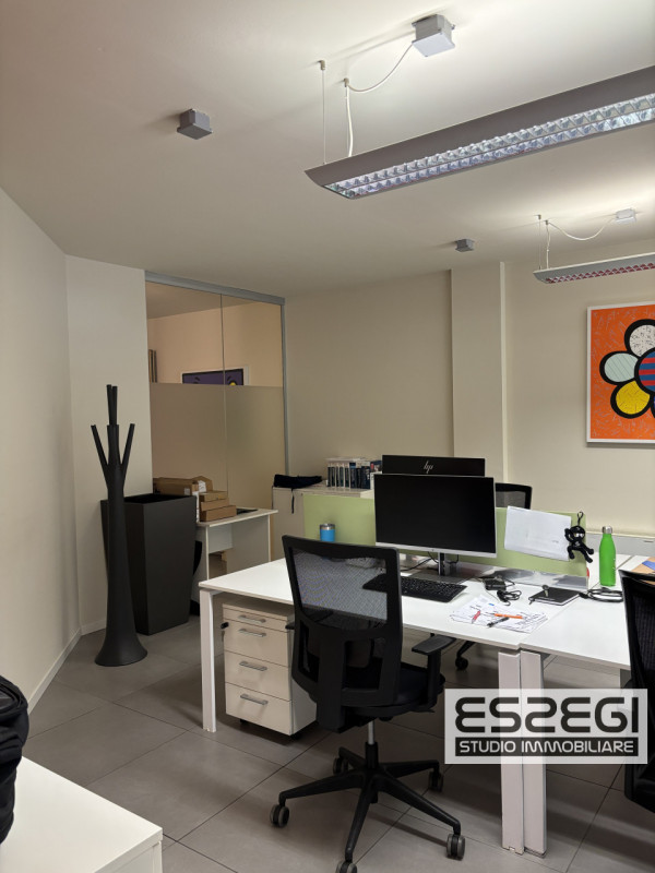 PADOVA OVEST: Nelle immediate vicinanze alla tangenziale e comodo al casello autostradale di Pado...