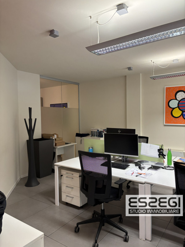 PADOVA OVEST: Nelle immediate vicinanze alla tangenziale e comodo al casello autostradale di Pado...