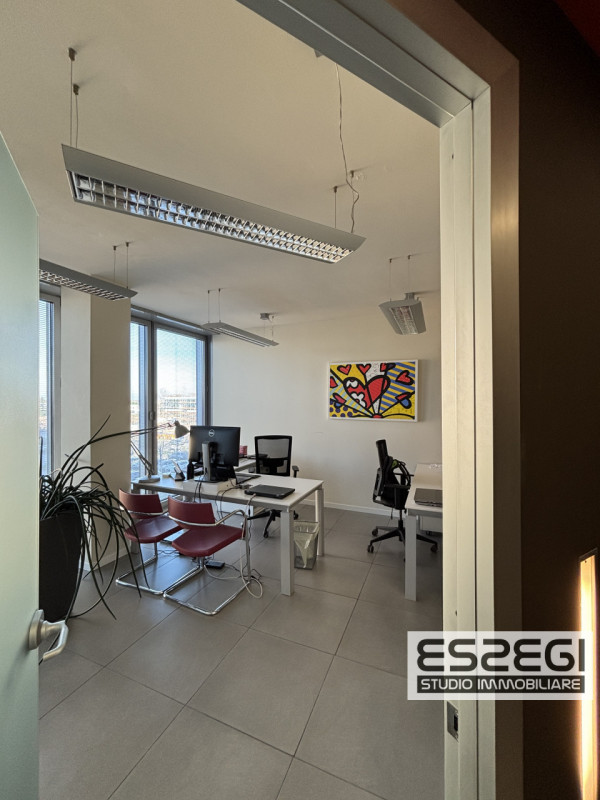 PADOVA OVEST: Nelle immediate vicinanze alla tangenziale e comodo al casello autostradale di Pado...