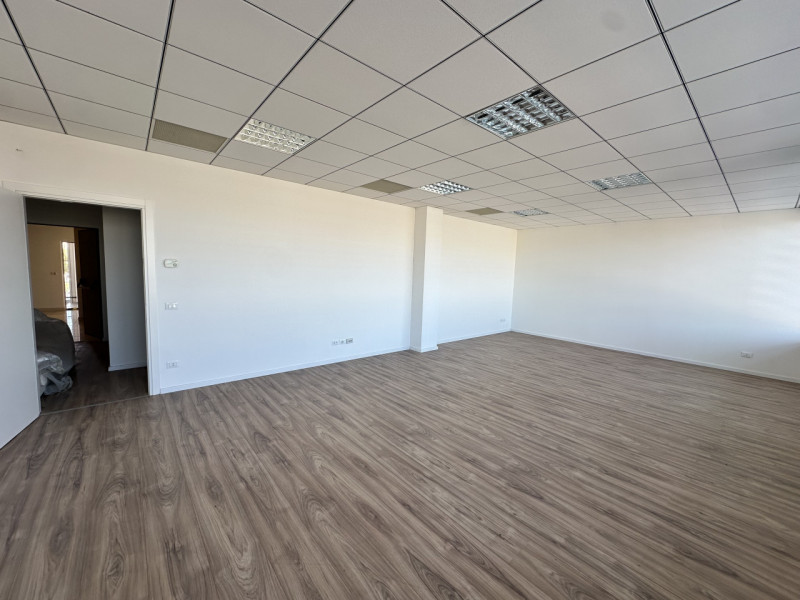 NOSTRO RIF. UF-197

Roncade – Zona Treviso Mare

In locazione ampio ufficio di 170 mq al primo pi...