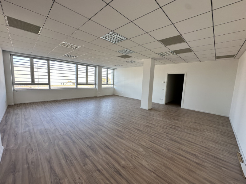 NOSTRO RIF. UF-197

Roncade – Zona Treviso Mare

In locazione ampio ufficio di 170 mq al primo pi...