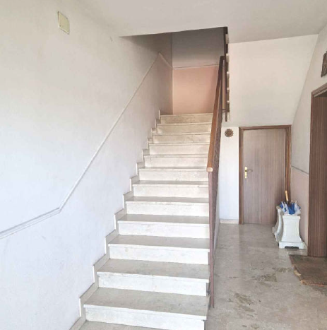 Rif. A.A.70-25

Vendita all'asta - appartamento al 1° piano in data 04 febbraio 2026

Descrizione...