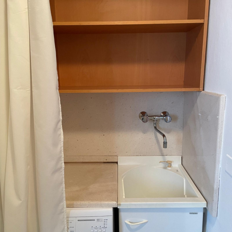 Scopri questo grazioso miniappartamento situato nel cuore del Centro Storico di Vicenza, precisam...