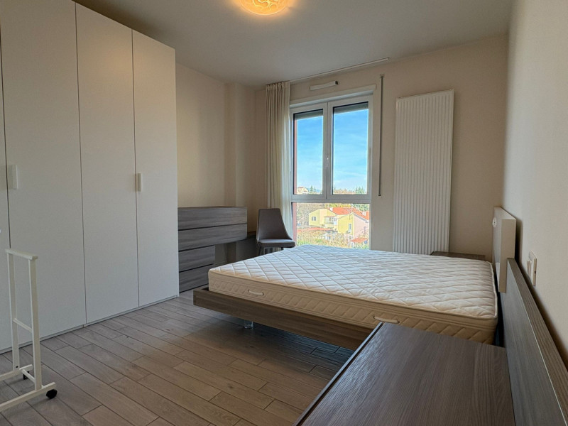 Per info, MANDARE UNA MAIL a " manalograndiagenzie@gmail.com " con una breve presentazione di sé ...