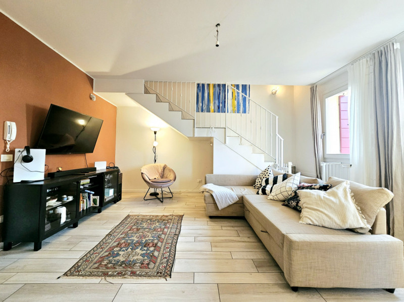 Proponiamo in vendita a Cartura, una splendida casa a schiera di recente relizzazione, ideale per...