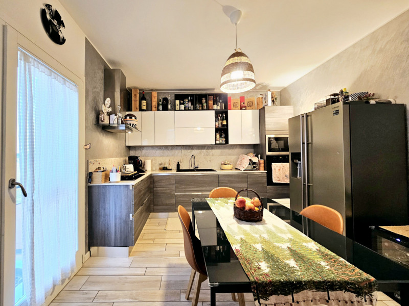 Proponiamo in vendita a Cartura, una splendida casa a schiera di recente relizzazione, ideale per...