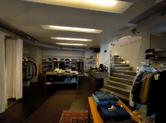 Rif. A.A.39-241

Vendita all'asta - negozio su 3 livelli in data 03 febbraio 2026

Descrizione Im...