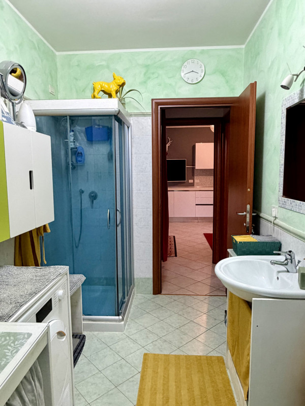 COMPOSIZIONE:
Proponiamo in vendita appartamento al terzo piano composto da cucina vivibile con z...