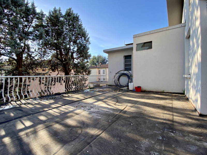 In zona Mercato Nuovo, a pochi minuti dal centro storico di Vicenza e in un contesto servito da n...