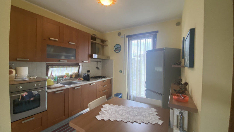 Nel comune di Zanè, proponiamo un appartamento signorile situato all'ultimo piano di un edificio ...