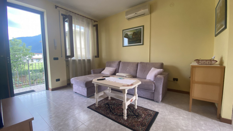 Nel comune di Zanè, proponiamo un appartamento signorile situato all'ultimo piano di un edificio ...