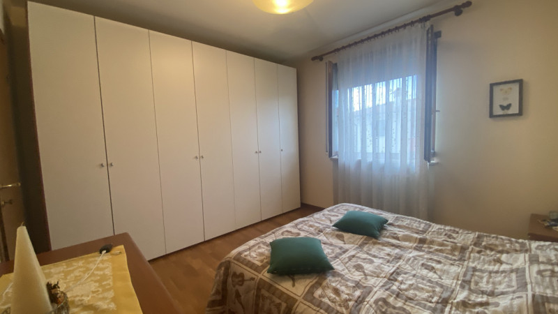 Nel comune di Zanè, proponiamo un appartamento signorile situato all'ultimo piano di un edificio ...