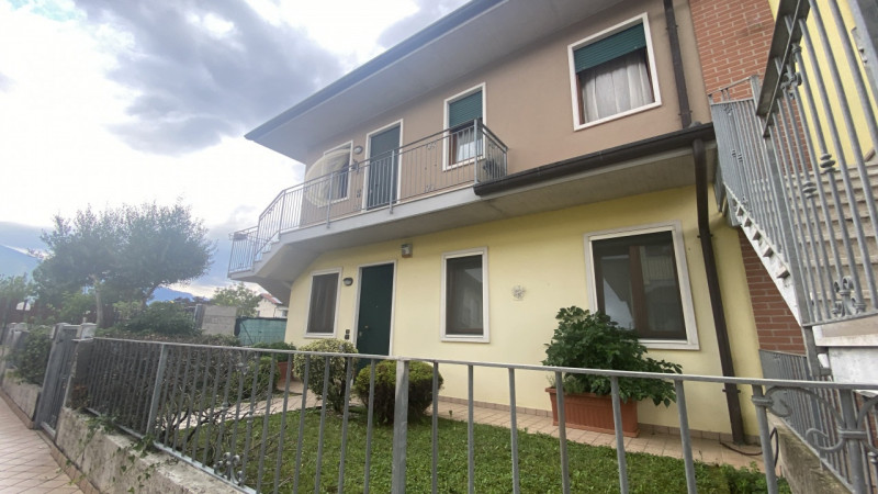 Nel comune di Zanè, proponiamo un appartamento signorile situato all'ultimo piano di un edificio ...