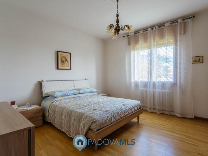 Immobile in esclusiva al Gruppo Padova MLS

Nel centro di Agna, all’interno di una piccola palazz...