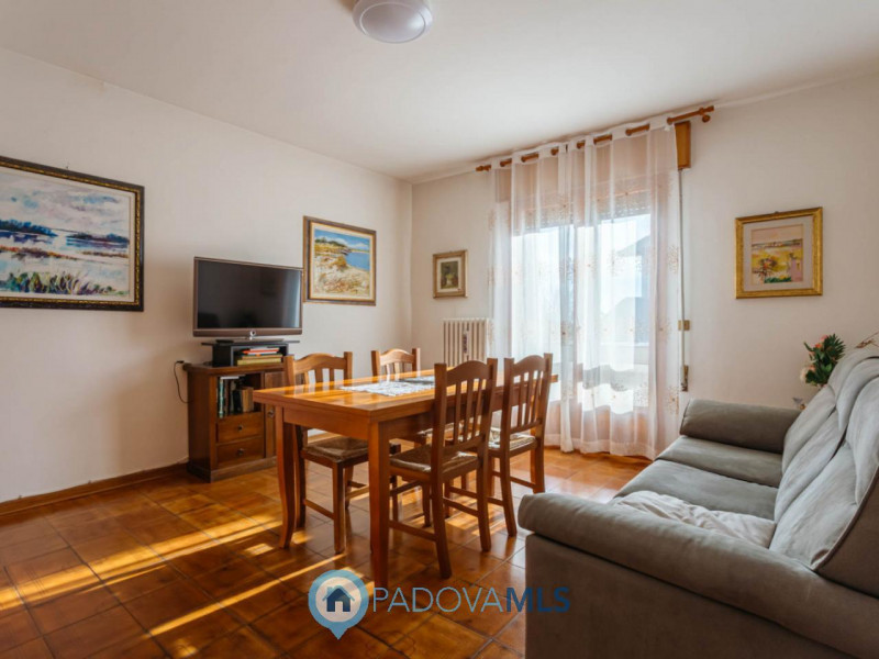 Immobile in esclusiva al Gruppo Padova MLS

Nel centro di Agna, all’interno di una piccola palazz...