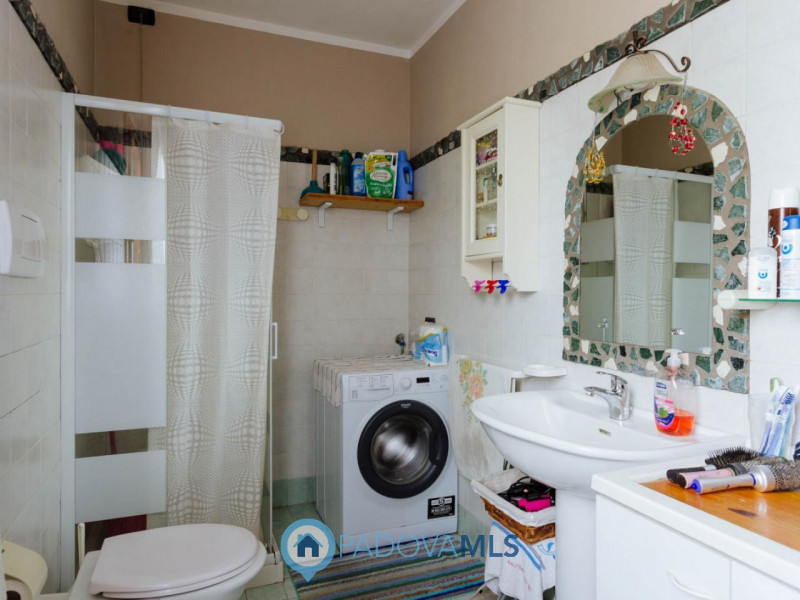 Immobile in esclusiva al Gruppo Padova MLS

In un tranquillo e recente quartiere di Agna, a due p...