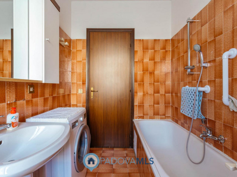 Immobile in esclusiva al Gruppo Padova MLS
Nel centro di Agna, all’interno di una piccola palazzi...