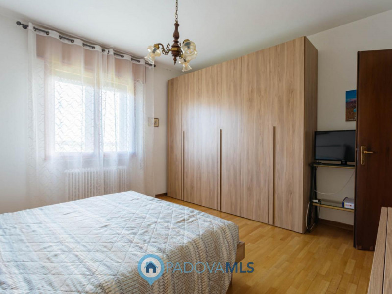 Immobile in esclusiva al Gruppo Padova MLS
Nel centro di Agna, all’interno di una piccola palazzi...