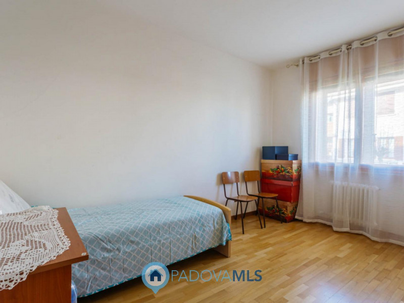 Immobile in esclusiva al Gruppo Padova MLS
Nel centro di Agna, all’interno di una piccola palazzi...