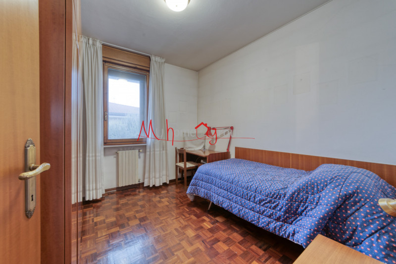 RUBANO: Casa singola sviluppata su più livelli dalle ampie dimensioni, si compone di ingresso, so...