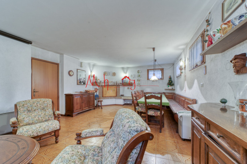 RUBANO: Casa singola sviluppata su più livelli dalle ampie dimensioni, si compone di ingresso, so...