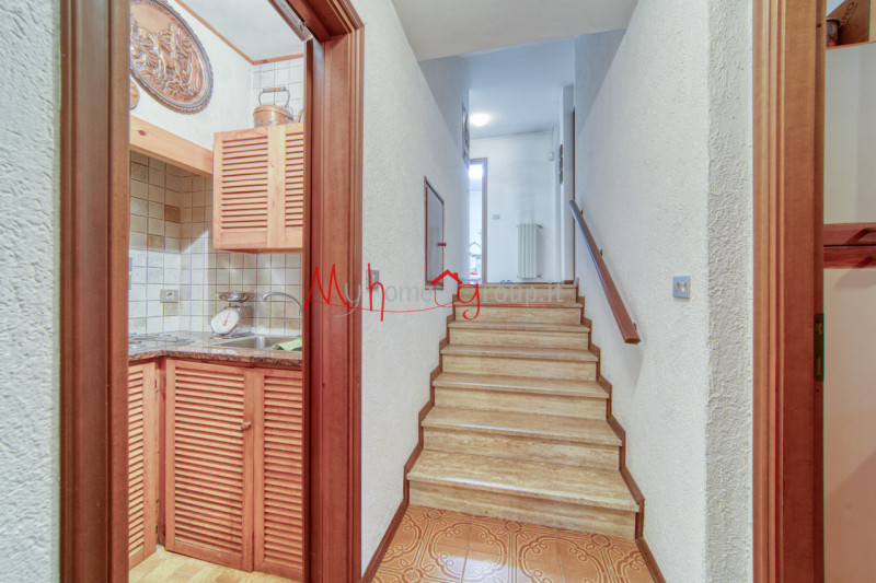 RUBANO: Casa singola sviluppata su più livelli dalle ampie dimensioni, si compone di ingresso, so...