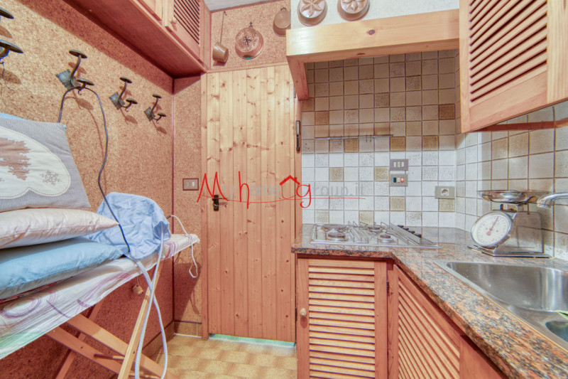 RUBANO: Casa singola sviluppata su più livelli dalle ampie dimensioni, si compone di ingresso, so...