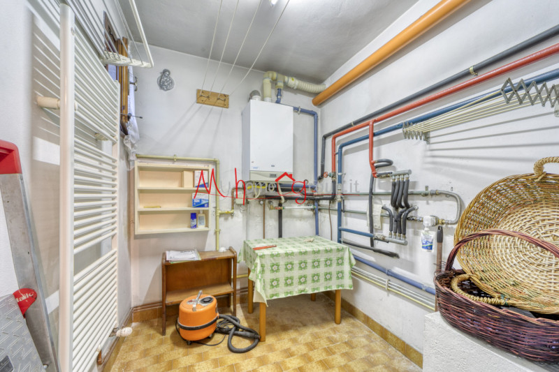 RUBANO: Casa singola sviluppata su più livelli dalle ampie dimensioni, si compone di ingresso, so...