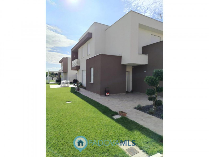 Immobile in esclusiva al Gruppo Padova MLS
Albignasego – Quartiere San Tommaso
Porzione di bifami...