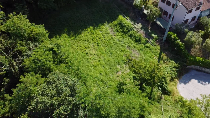 Posizione esclusiva
Terreno edificabile di ca. 1.700 m² in una piccola lottizzazione a circa 100 ...