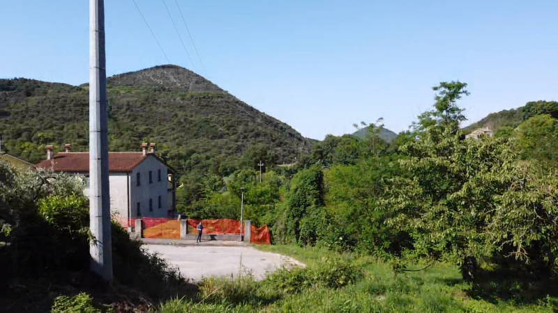 Posizione esclusiva
Terreno edificabile di ca. 1.700 m² in una piccola lottizzazione a circa 100 ...