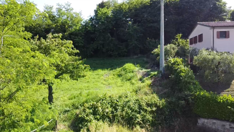 Posizione esclusiva
Terreno edificabile di ca. 1.700 m² in una piccola lottizzazione a circa 100 ...