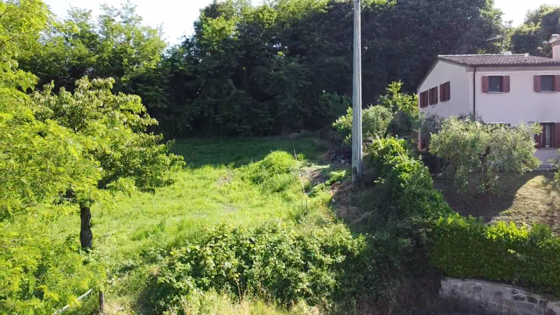 Posizione esclusiva
Terreno edificabile di ca. 1.700 m² in una piccola lottizzazione a circa 100 ...