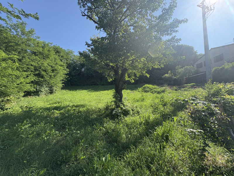 Posizione esclusiva
Terreno edificabile di ca. 1.700 m² in una piccola lottizzazione a circa 100 ...