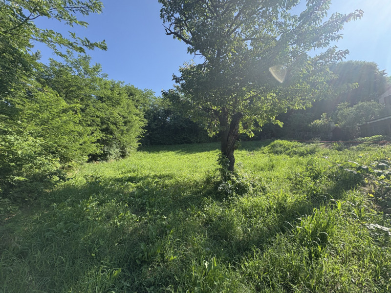 Posizione esclusiva
Terreno edificabile di ca. 1.700 m² in una piccola lottizzazione a circa 100 ...