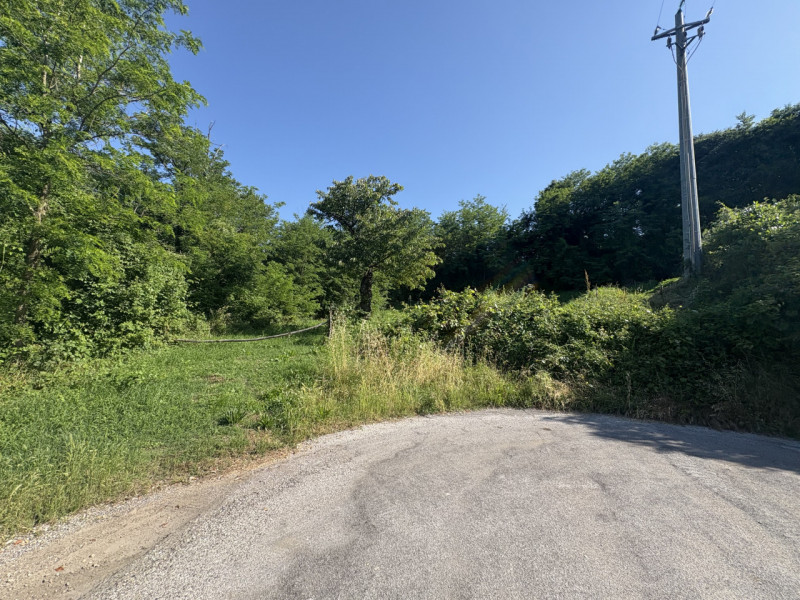 Posizione esclusiva
Terreno edificabile di ca. 1.700 m² in una piccola lottizzazione a circa 100 ...