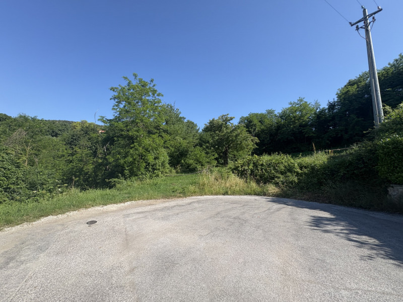 Posizione esclusiva
Terreno edificabile di ca. 1.700 m² in una piccola lottizzazione a circa 100 ...