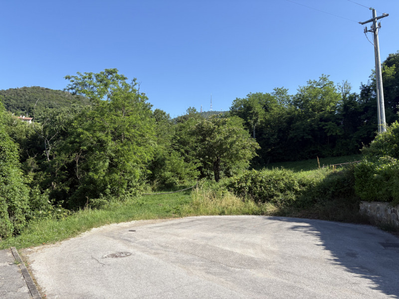 Posizione esclusiva
Terreno edificabile di ca. 1.700 m² in una piccola lottizzazione a circa 100 ...